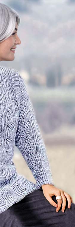 Стильный пуловер для пожилых женщин