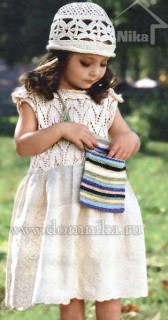 Вязаное детское платье и шапочка